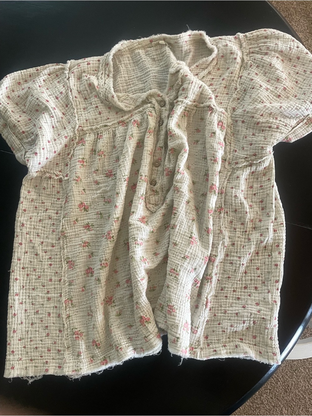 Woman’s Easel Cream Floral Gauze Button-Front Top
